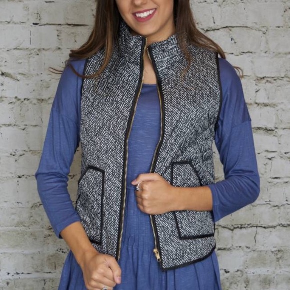 New Herringbone vest black and cream - Picture 2 of 4